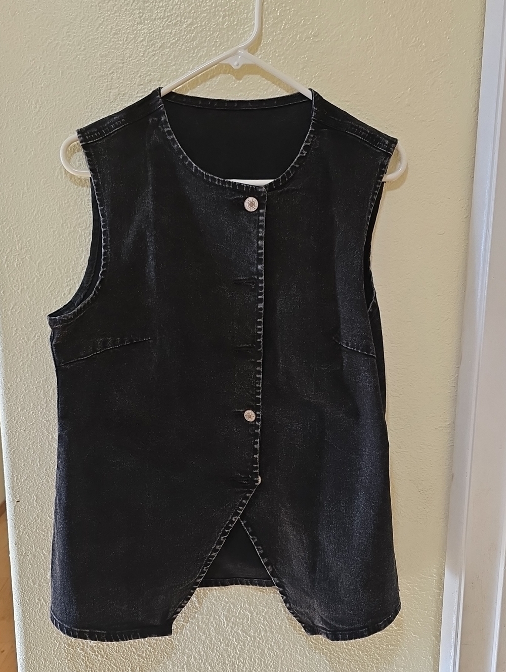 Women’s Black Denim Button-Front Sleeveless Top